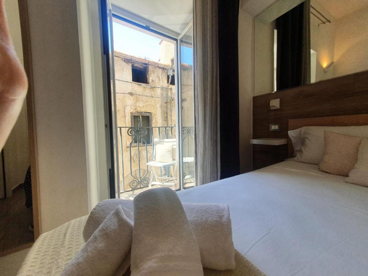 Casa Sofia- Fondi Vertice Rooms Eksteriør billede
